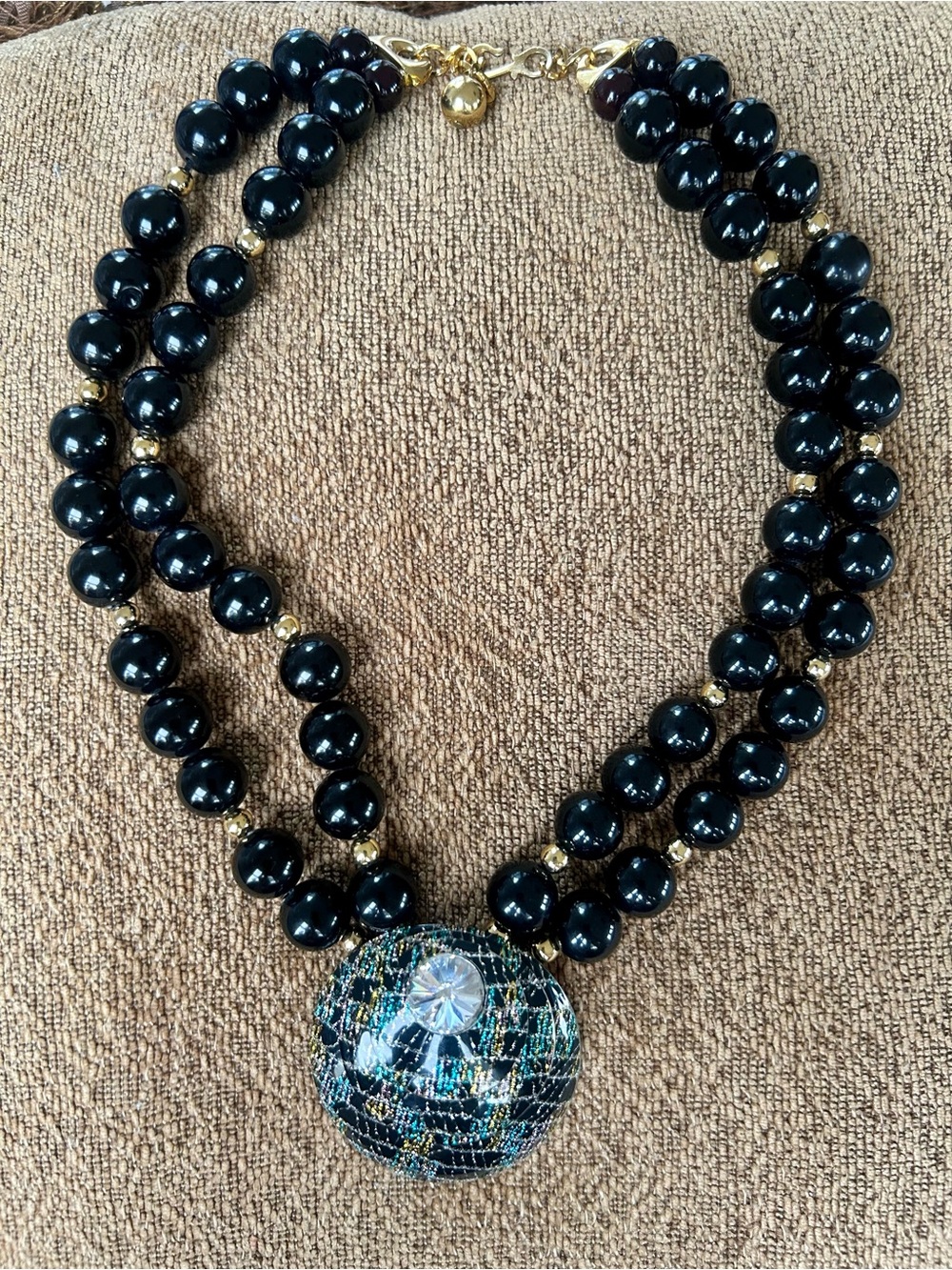 Unbranded Black Beaded Necklace with Decorative Glass Pendant